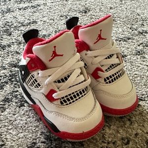 Jordan Retro 4 “ fire red “